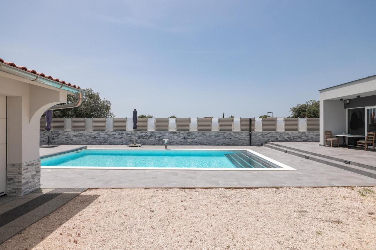Apartments Nicola With Private Pool Bibinje Dış mekan fotoğraf
